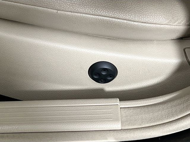 Used 2014 Mercedes-Benz C 300 4MATIC Sedan image 11