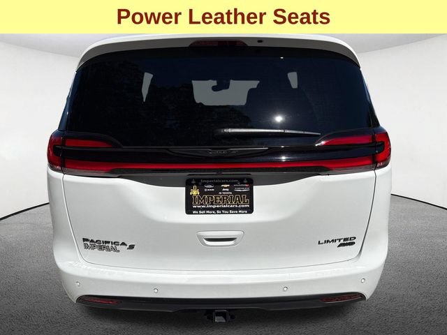 Used 2025 Chrysler Pacifica Limited w/ Trailer Tow Group AWD/4WD image 11
