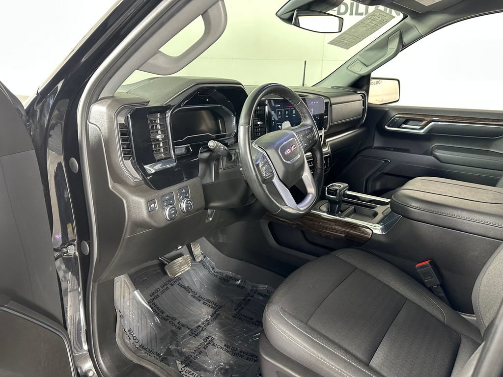 Used 2024 GMC Sierra 1500 Elevation w/ LPO, Elevation Black Package AWD/4WD image 15