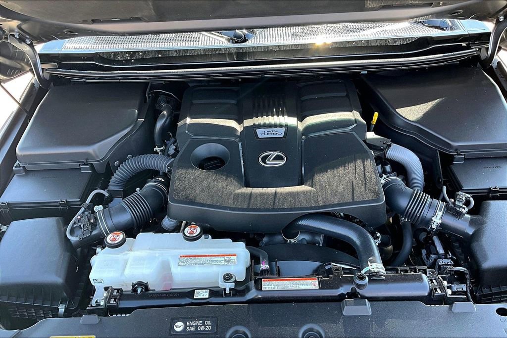 Used 2024 Lexus GX 550 w/ Accessory Package (Z1) AWD/4WD image 9