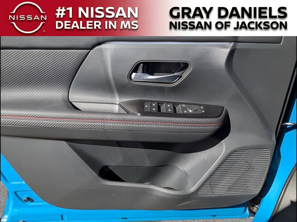 New 2026 Nissan Kicks SR w/ Cold Weather Package image 17