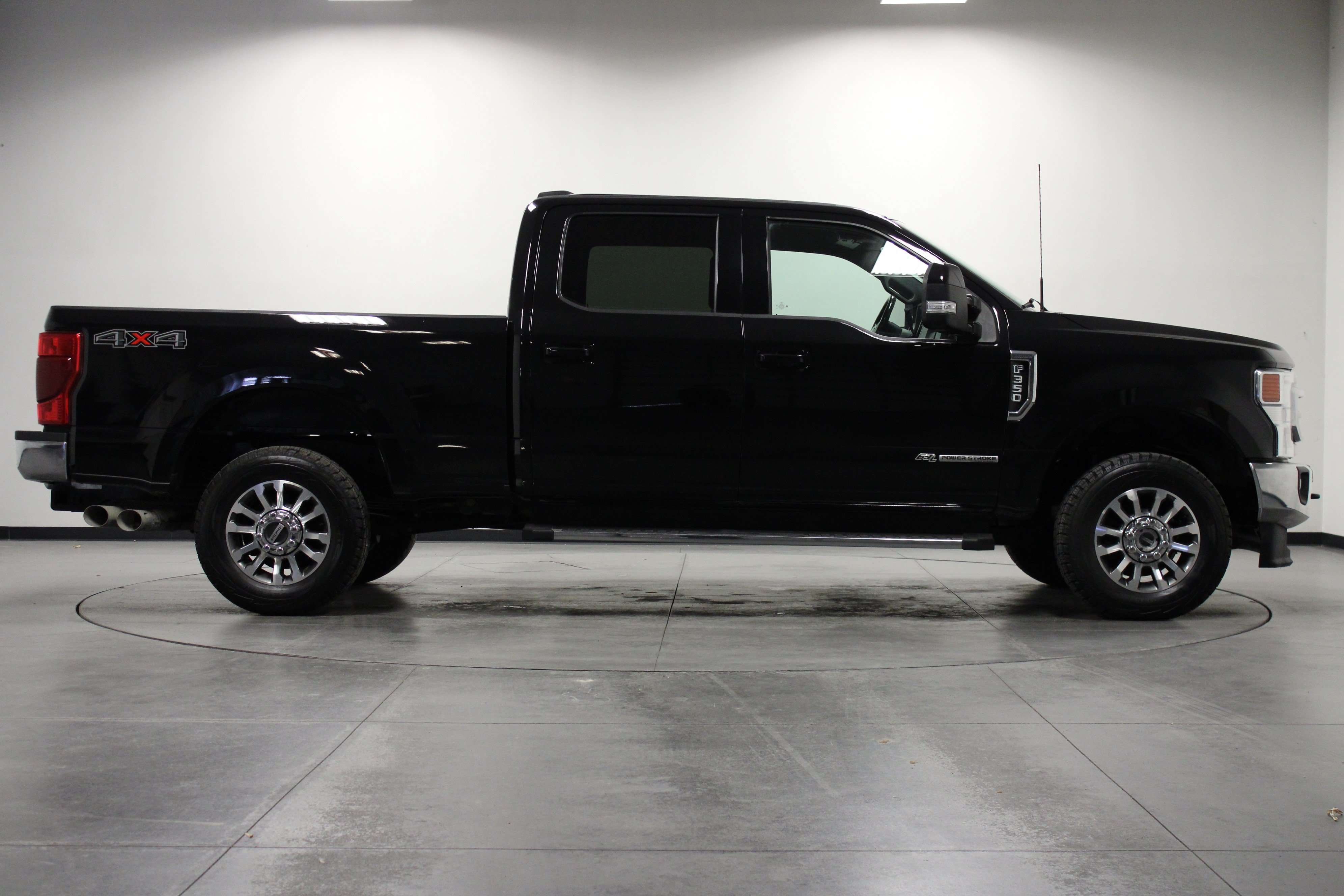 Used 2022 Ford F350 Lariat AWD/4WD image 3