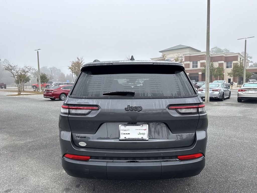 New 2025 Jeep Grand Cherokee L Altitude image 4
