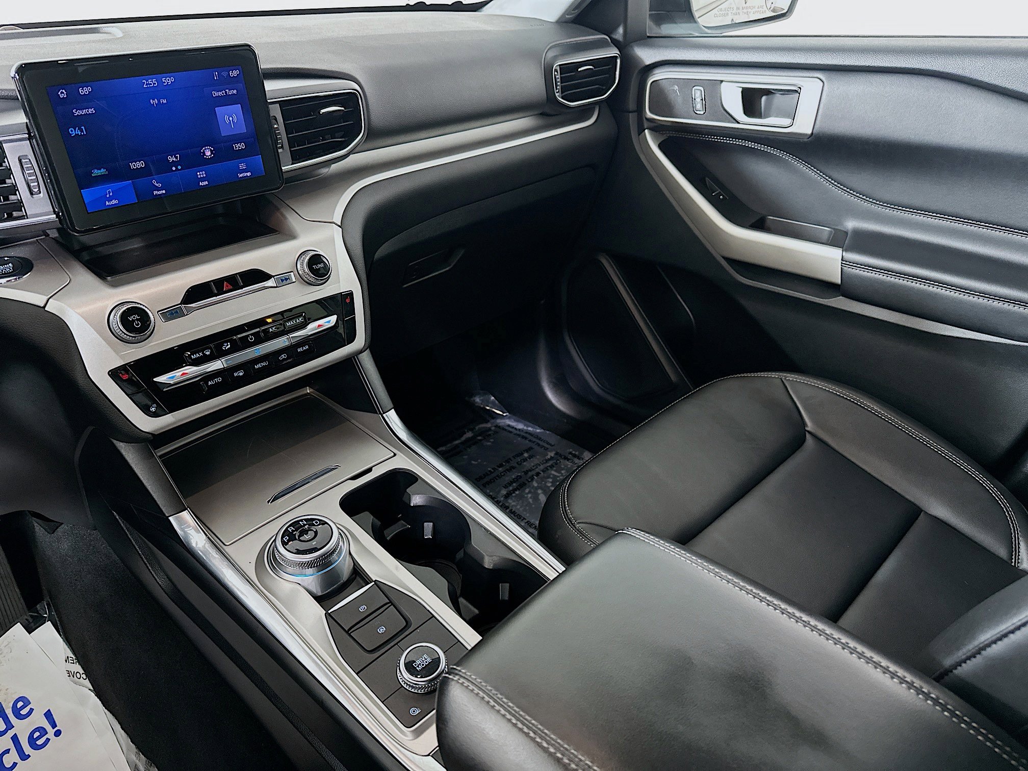 Used 2022 Ford Explorer XLT w/ Equipment Group 202A image 21