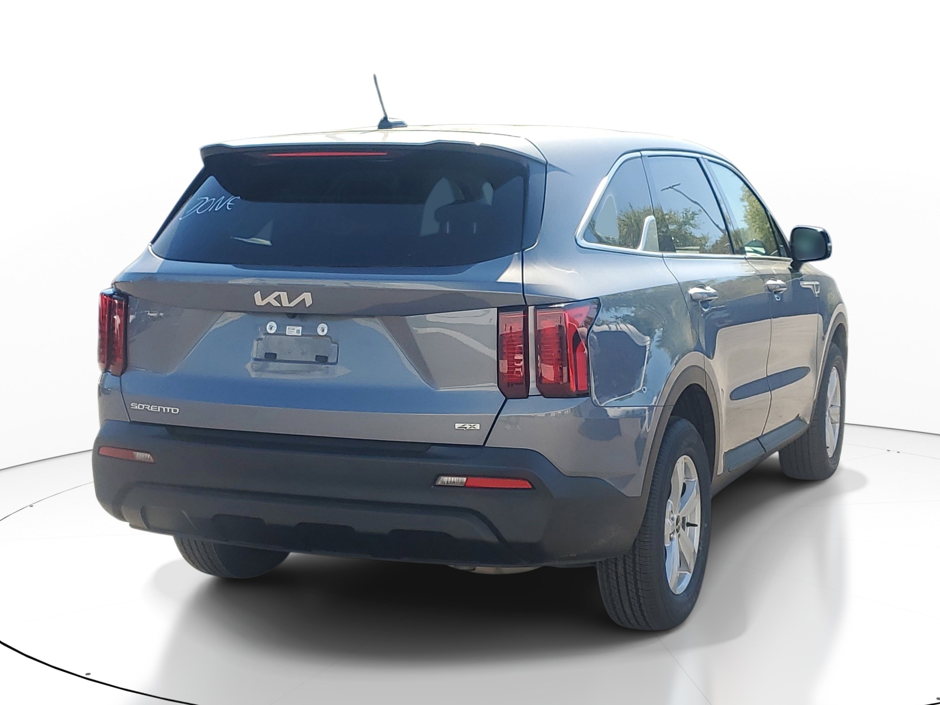 Used 2023 Kia Sorento LX image 5