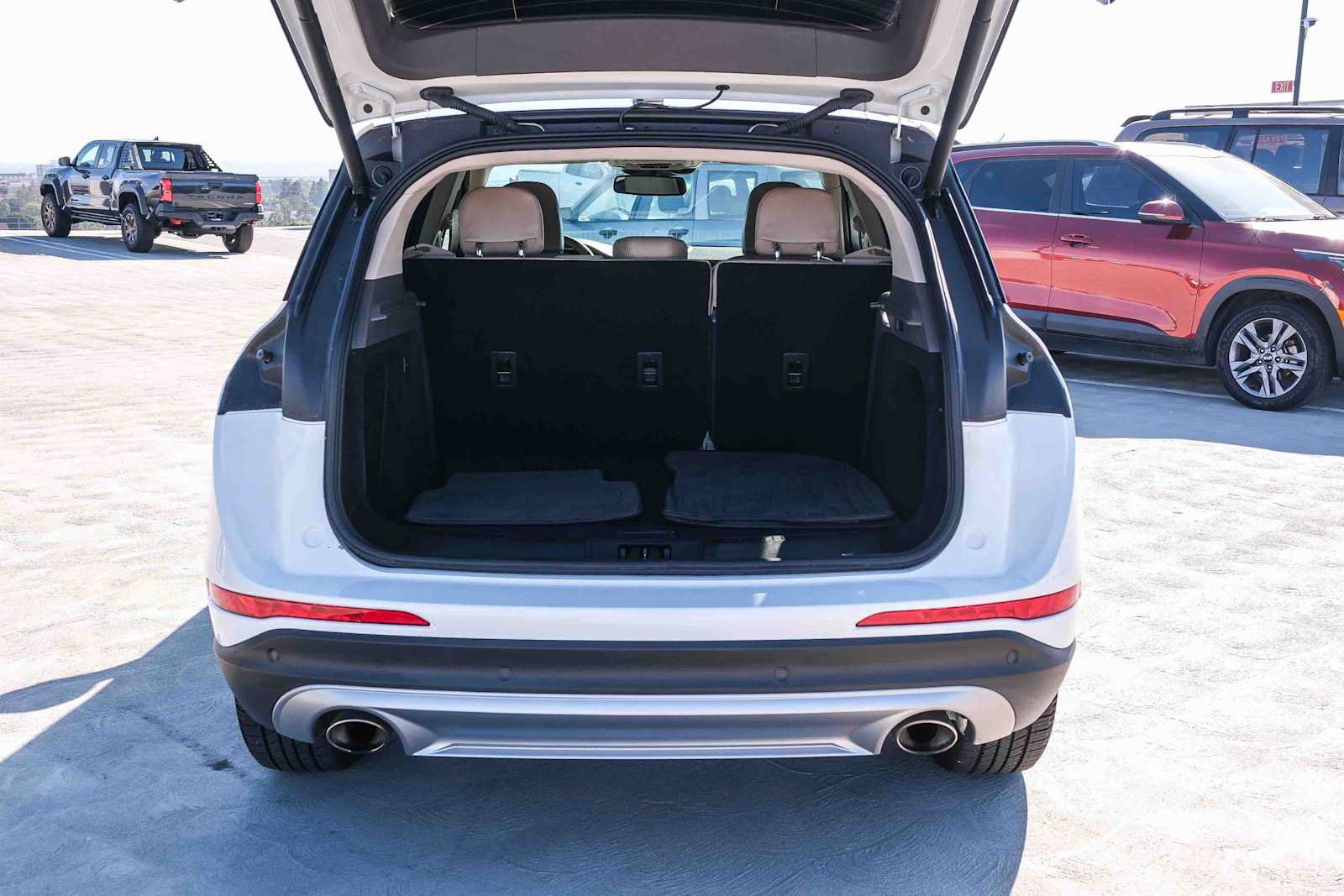 Used 2021 Lincoln Corsair FWD w/ Premium Package image 28