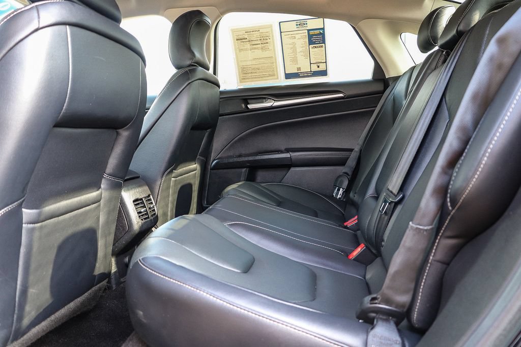 Used 2019 Ford Fusion Energi Titanium FWD image 23