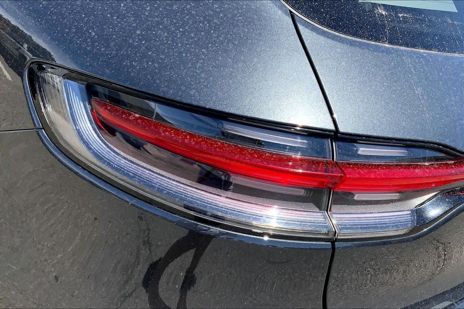 Used 2022 Porsche Macan AWD/4WD image 27