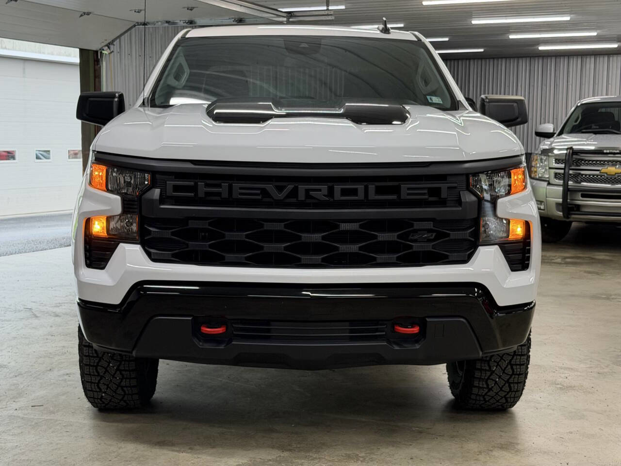 Used 2023 Chevrolet Silverado 1500 Custom Trail Boss w/ LPO, Dark Essentials Package AWD/4WD image 15
