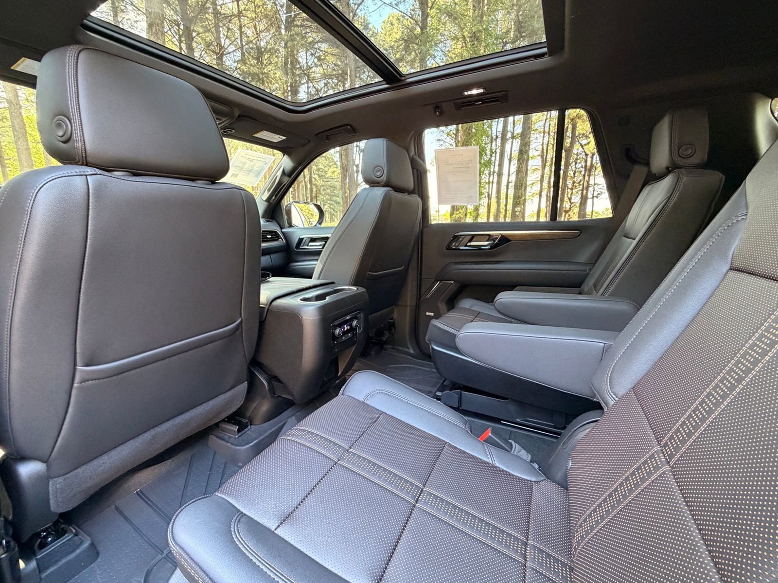 Used 2026 Chevrolet Tahoe High Country AWD/4WD image 15