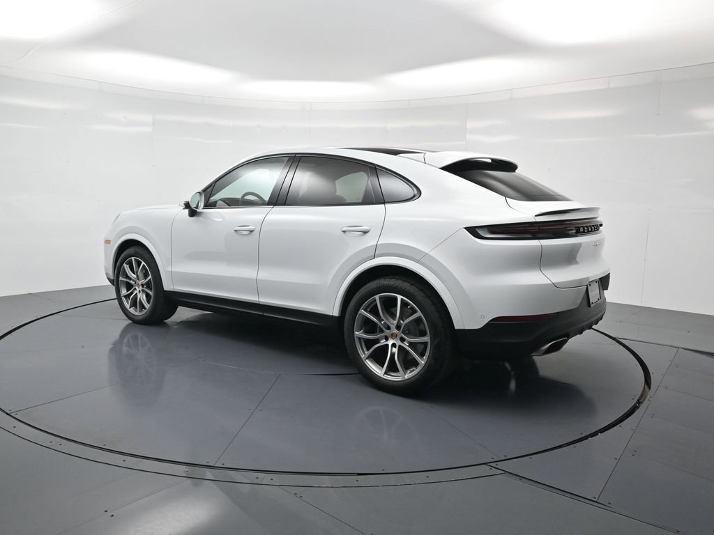 Certified 2026 Porsche Cayenne Coupe image 3