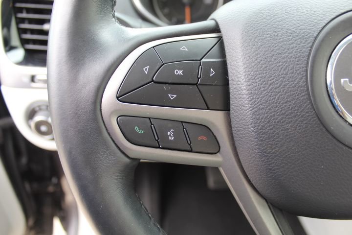 Used 2019 Jeep Cherokee Limited w/ Technology Group image 17