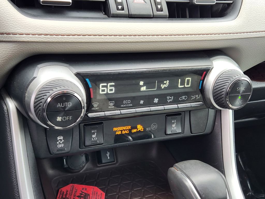 Used 2020 Toyota RAV4 Limited w/ Carpet Mat Package image 20