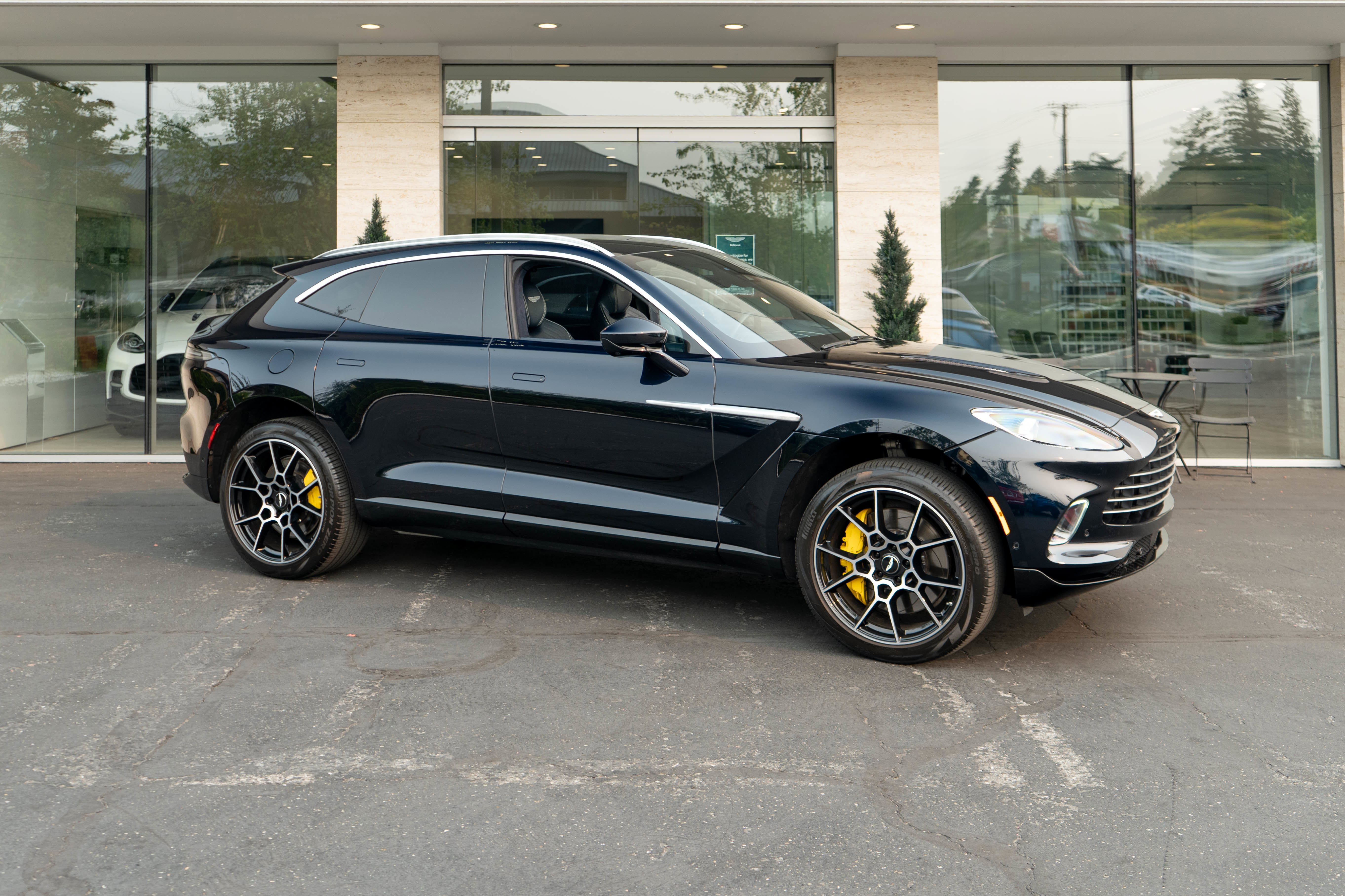 Used 2021 Aston Martin DBX image 53