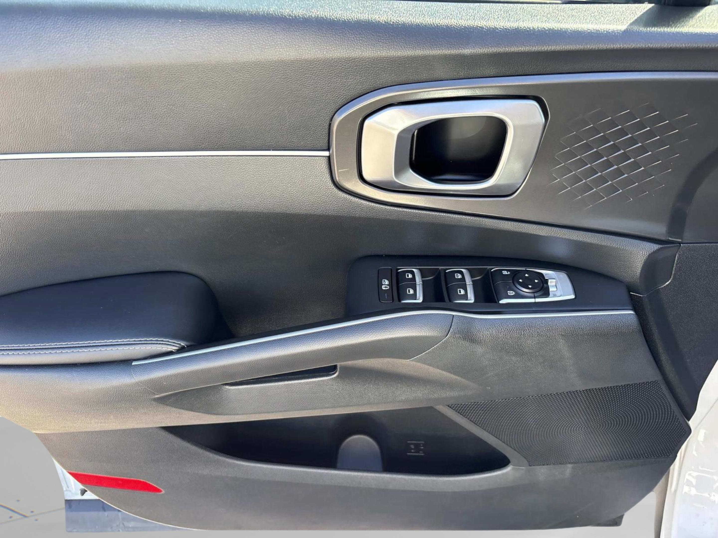 Used 2021 Kia Sorento S image 23