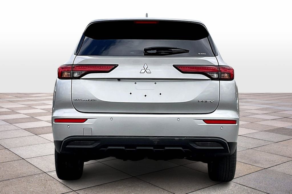 New 2025 Mitsubishi Outlander ES image 4
