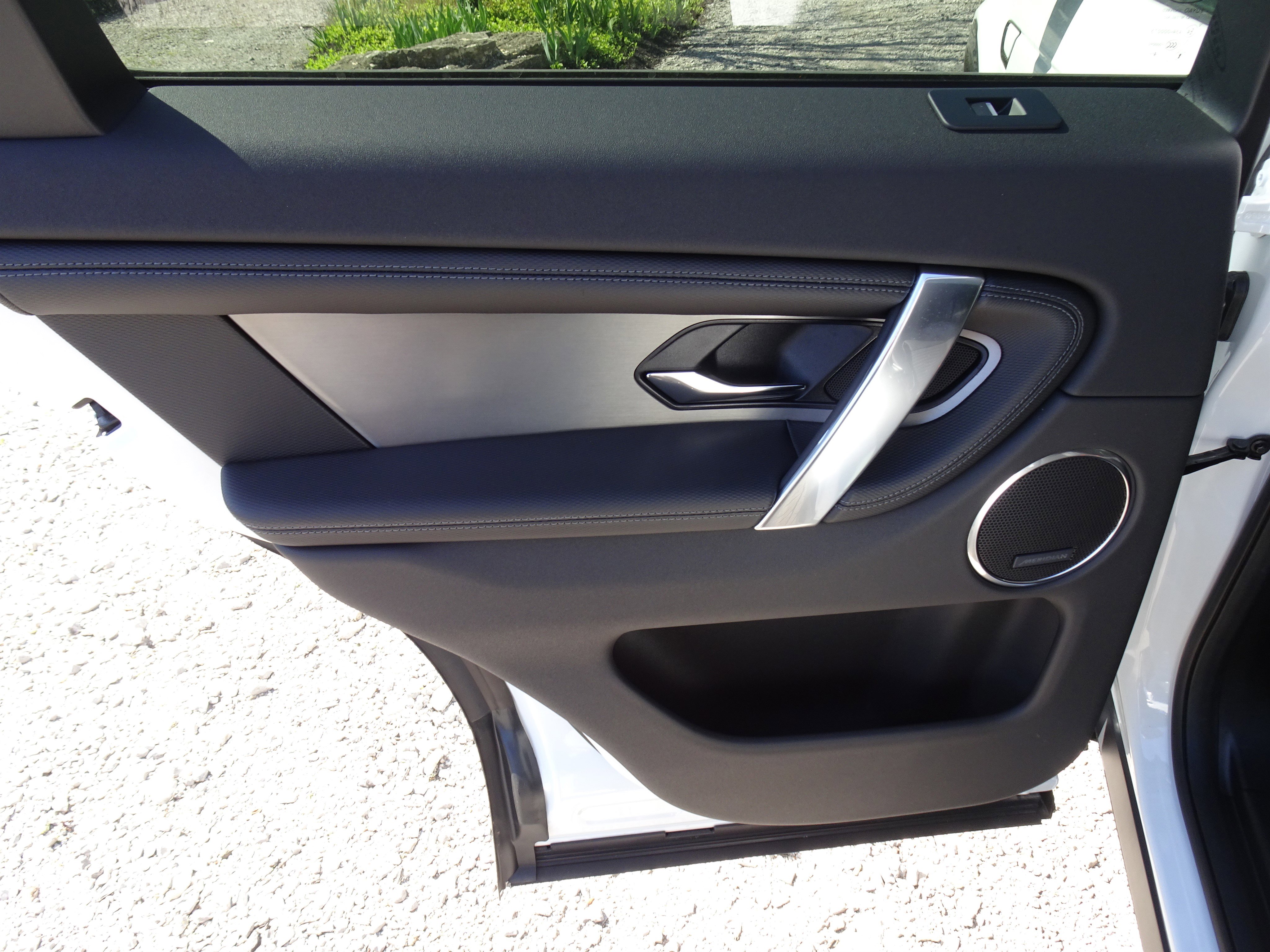 New 2025 Land Rover Discovery Sport Dynamic SE image 22