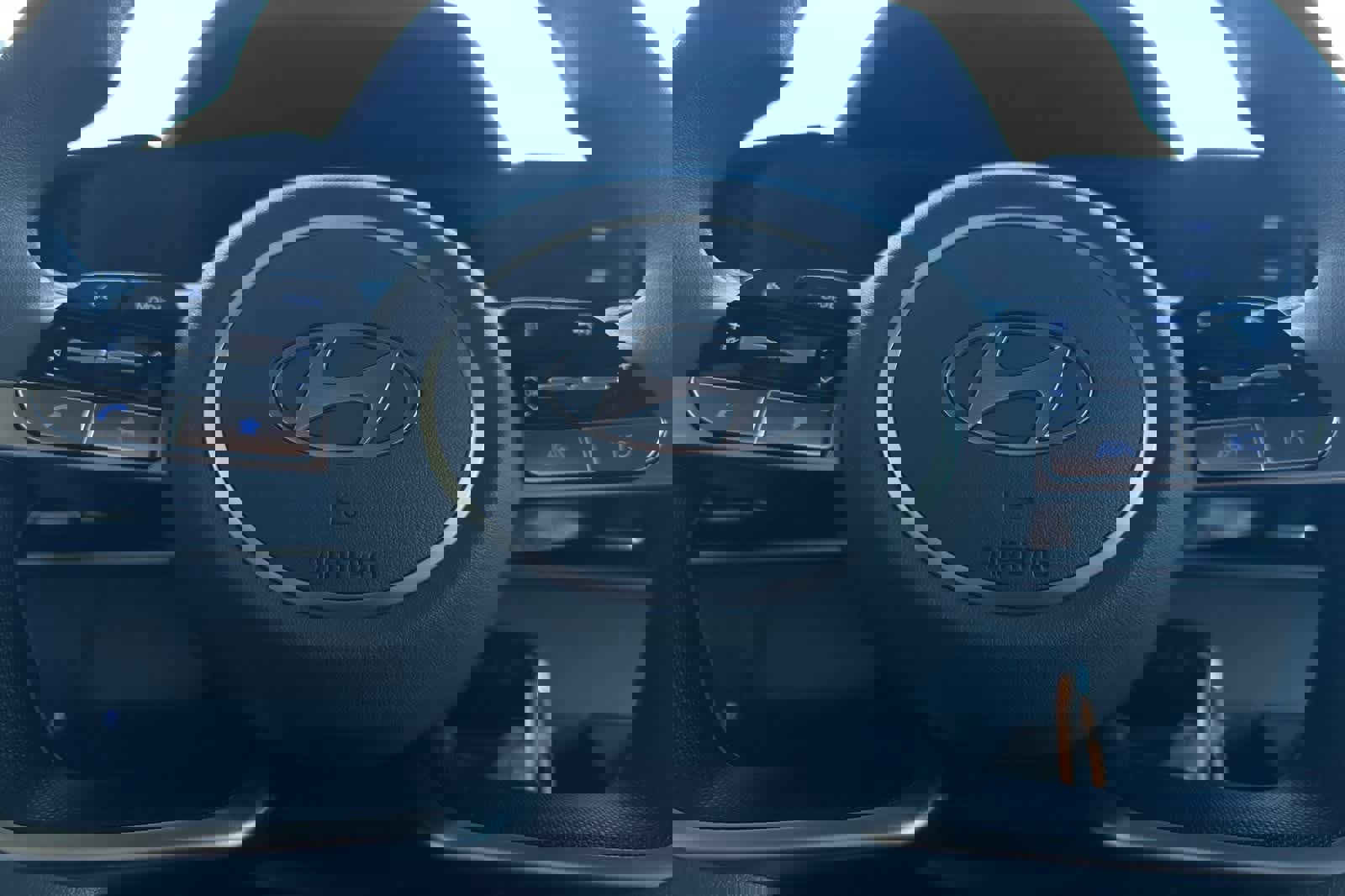 Used 2025 Hyundai Elantra SE image 24