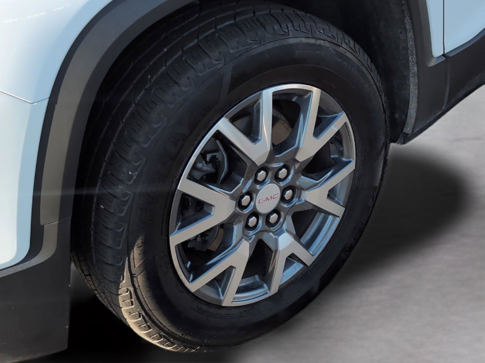 Used 2023 GMC Acadia SLT image 34