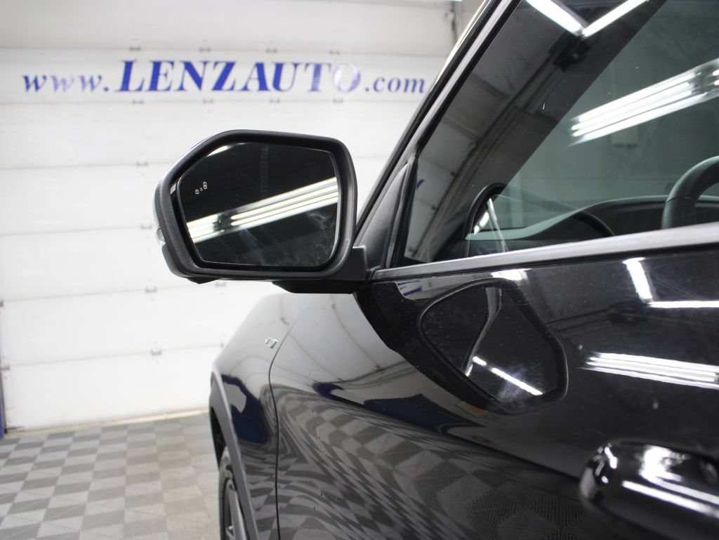 Used 2025 Ford Explorer ST-Line w/ ST-Line Street Pack AWD/4WD image 72