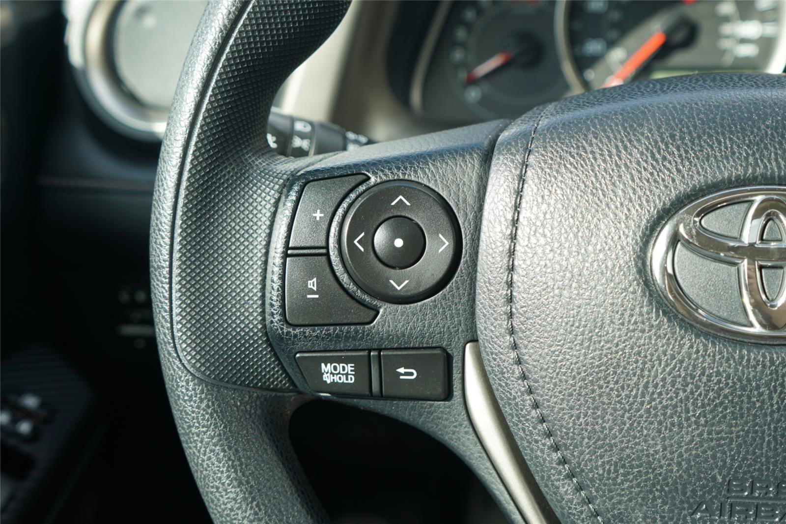 Used 2015 Toyota RAV4 XLE FWD image 16