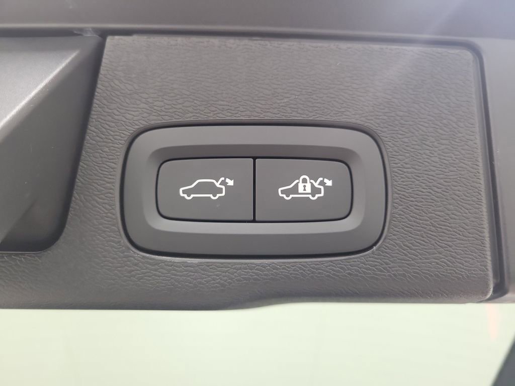 New 2026 Volvo XC60 B5 Plus w/ Protection Package Premier image 11