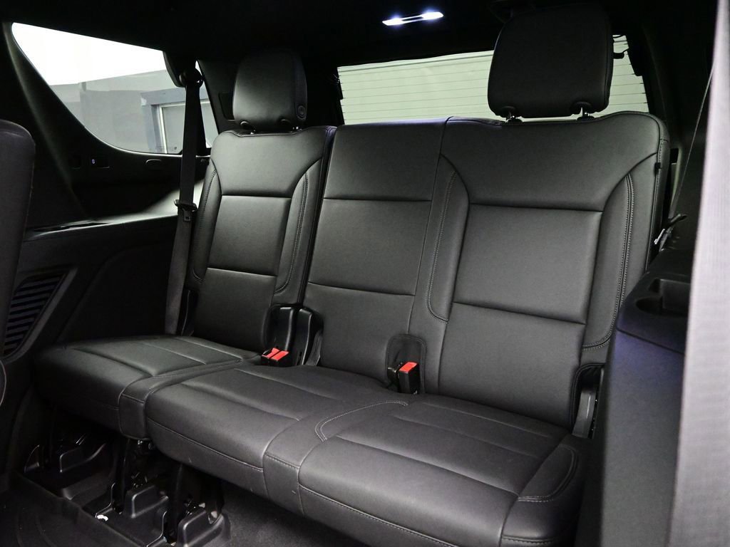 Used 2023 Chevrolet Tahoe Z71 w/ Luxury Package image 28