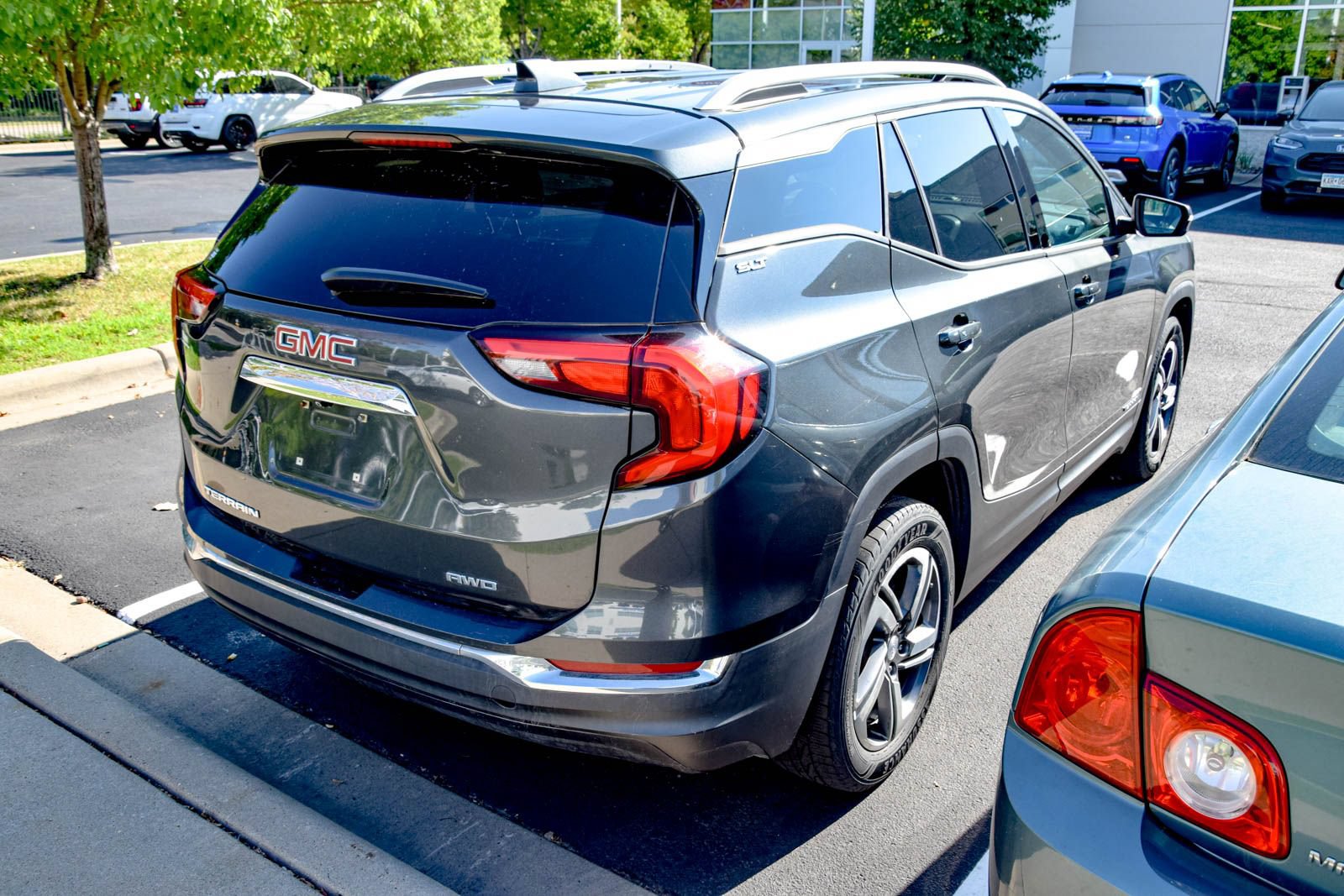 Used 2020 GMC Terrain SLT AWD/4WD image 15