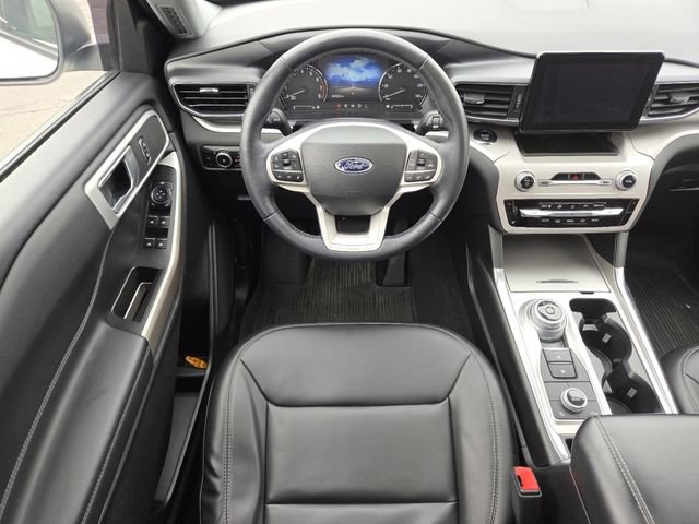 Used 2023 Ford Explorer XLT w/ Equipment Group 202A image 31