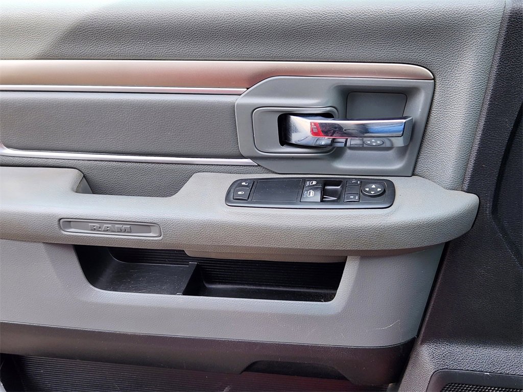 Used 2017 RAM 5500 Tradesman w/ Power & Remote Entry Group image 20