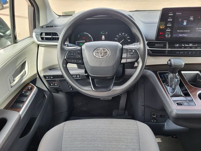 Used 2023 Toyota Sienna LE image 26