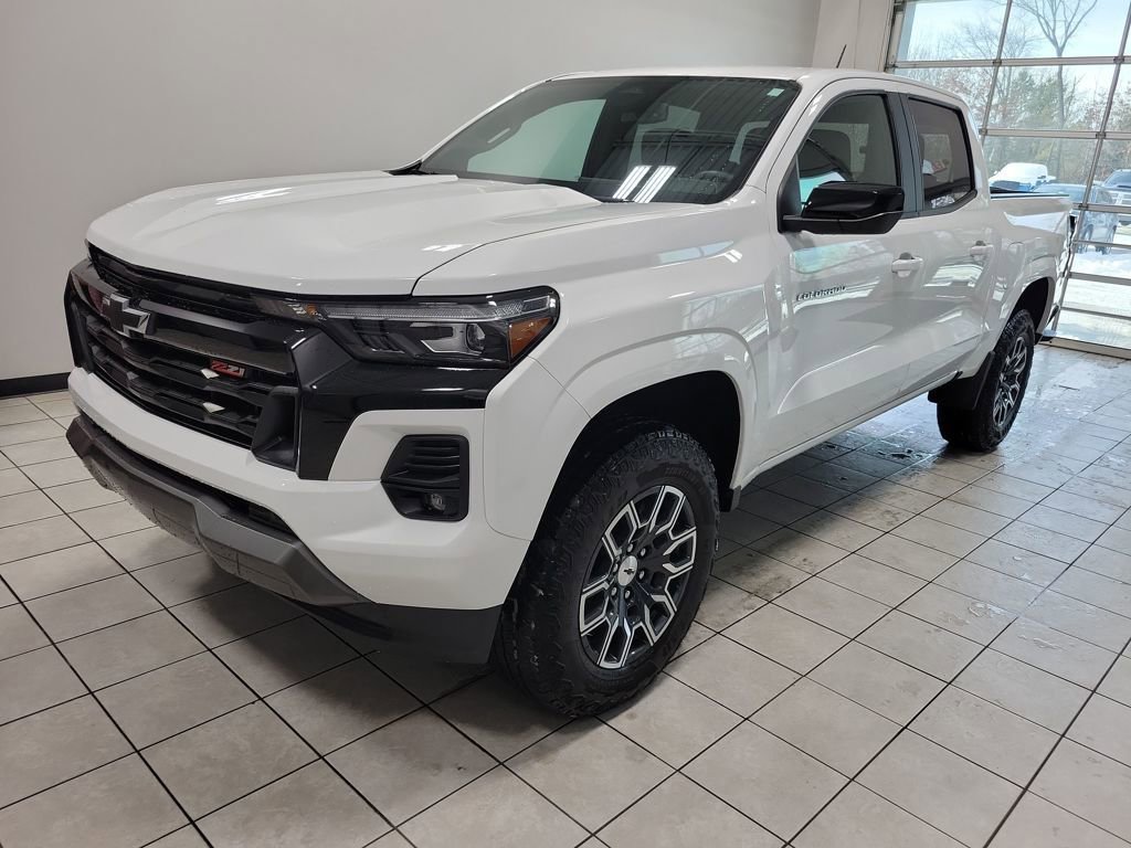 Used 2023 Chevrolet Colorado Z71 w/ Z71 Convenience Package 2 image 17