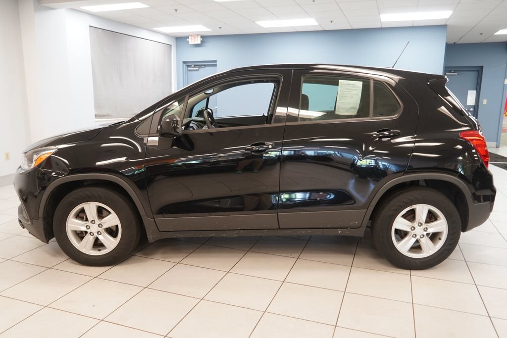 Used 2020 Chevrolet Trax LS FWD image 2