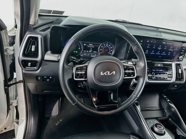 Used 2023 Kia Sorento EX AWD/4WD image 19