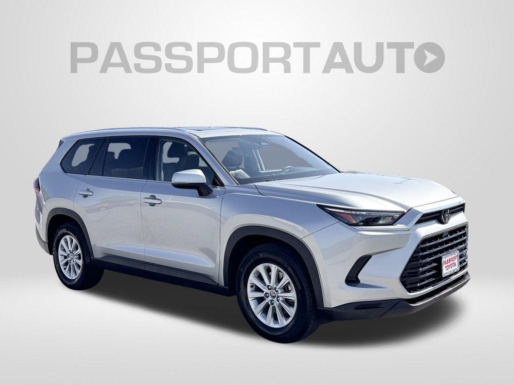 Used 2025 Toyota Grand Highlander AWD image 13