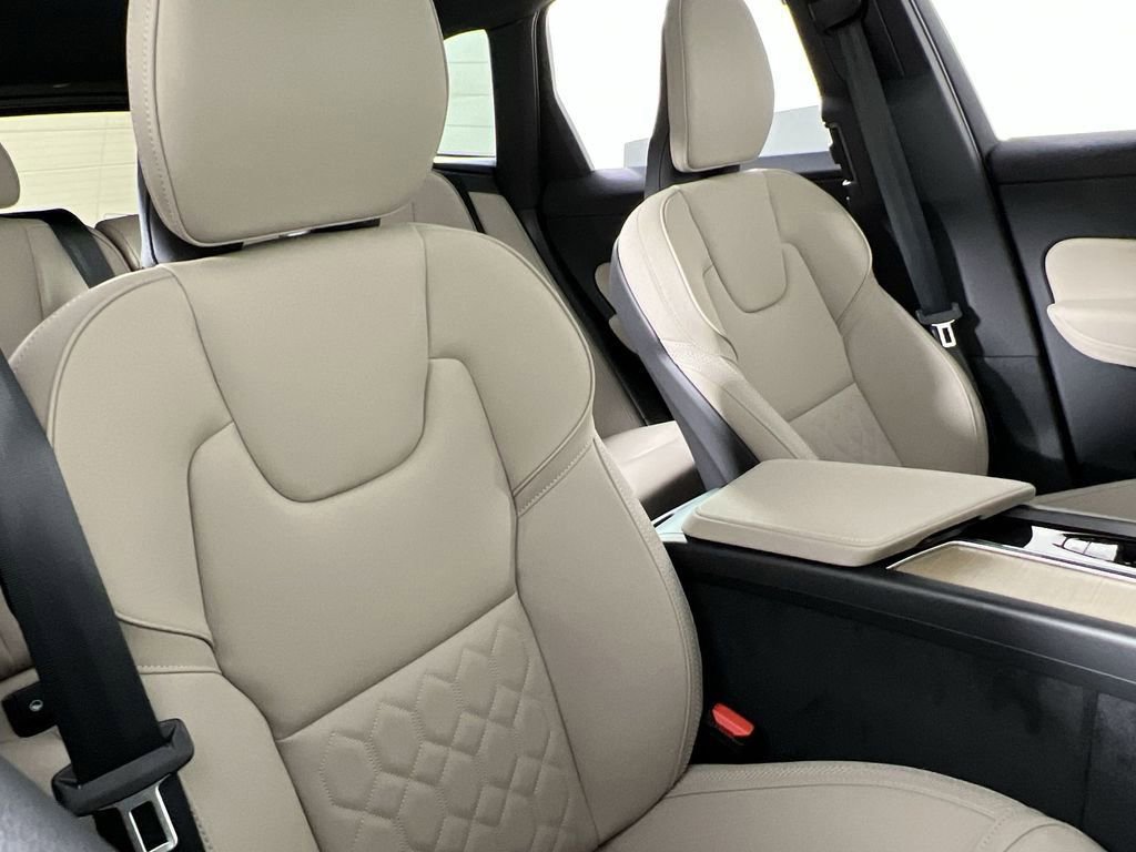 New 2026 Volvo XC60 B5 Plus w/ Protection Package image 22