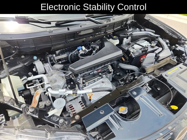 Used 2018 Nissan Rogue SV AWD/4WD image 16