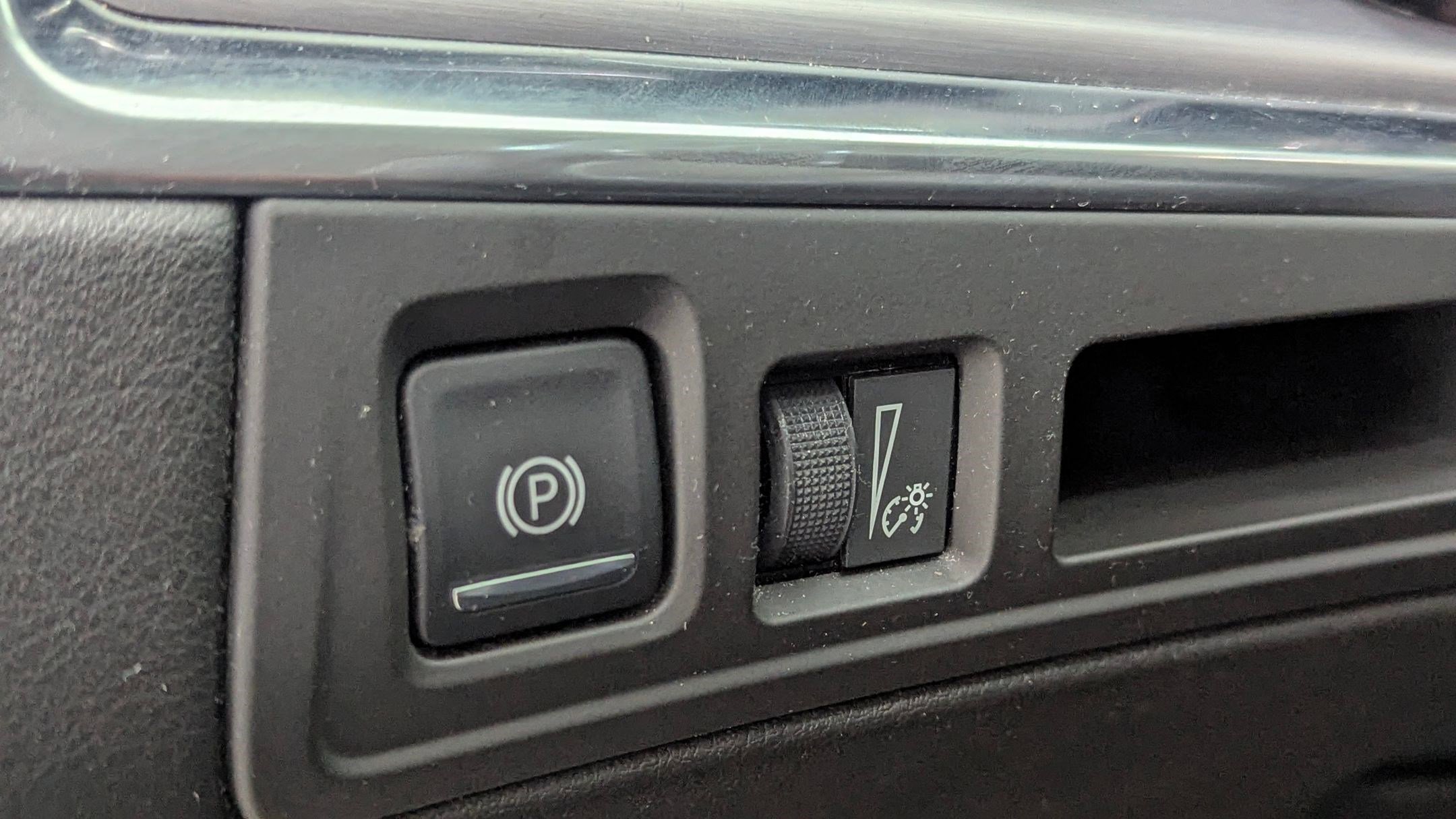 Used 2017 Cadillac XT5 Luxury w/ Driver Awareness Package image 21