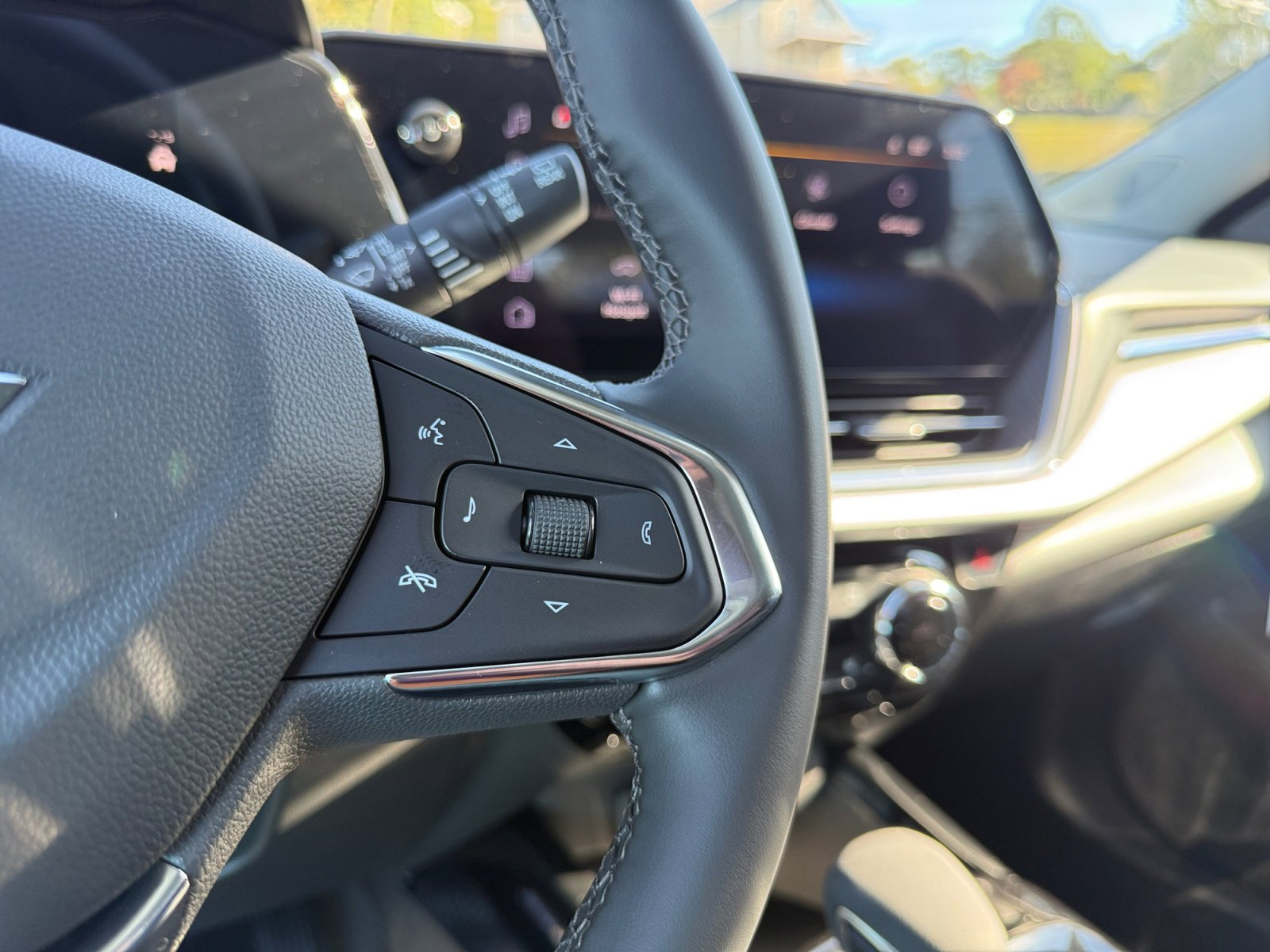 New 2026 Chevrolet Trax LT w/ Driver Confidence Package FWD image 20