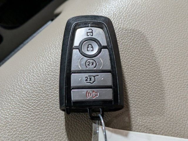 Used 2024 Ford Expedition Max XLT image 27