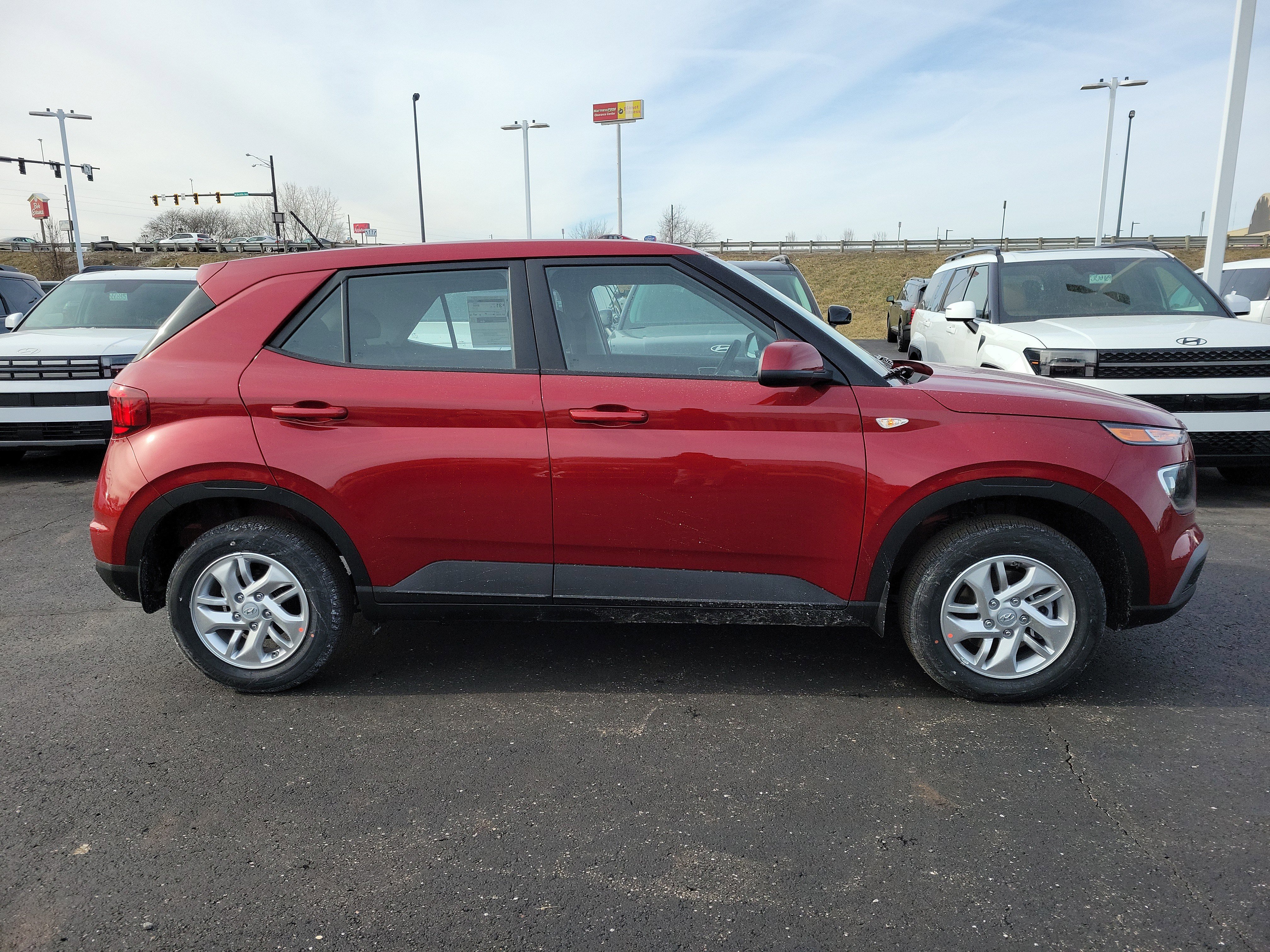 New 2026 Hyundai Venue SE image 3