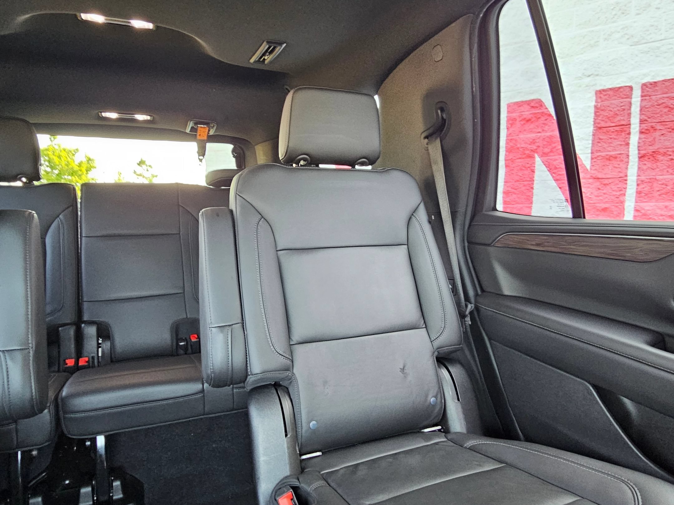 Used 2021 Chevrolet Tahoe LT w/ LT Signature Package AWD/4WD image 27