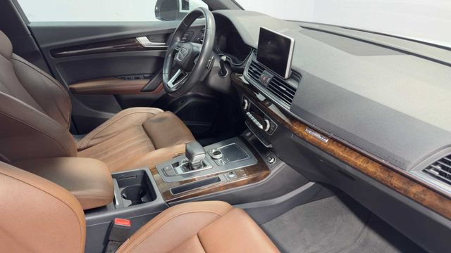 Used 2019 Audi Q5 2.0T Premium Plus w/ Premium Plus Package AWD/4WD image 12