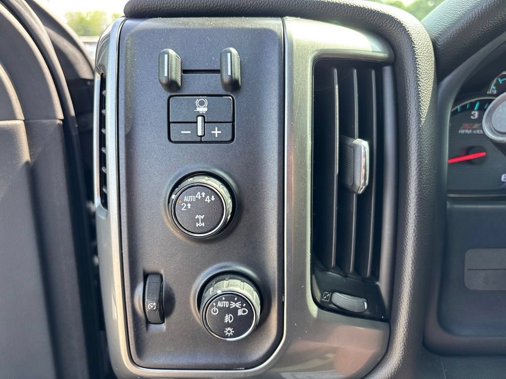 Used 2019 Chevrolet Silverado 1500 LT w/ All Star Edition AWD/4WD image 19
