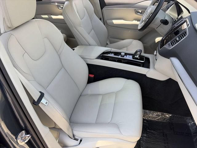 Used 2024 Volvo XC90 B5 Core w/ Protection Package Premier AWD/4WD image 11