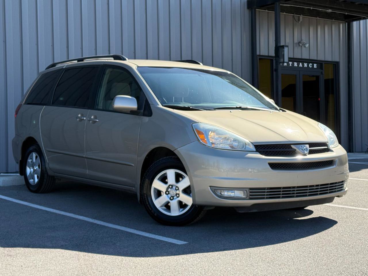 Used 2005 Toyota Sienna XLE image 3