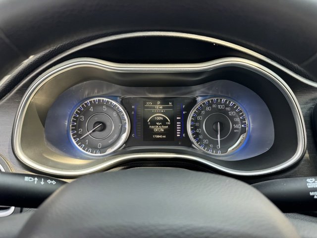 Used 2015 Chrysler 200 Limited image 18