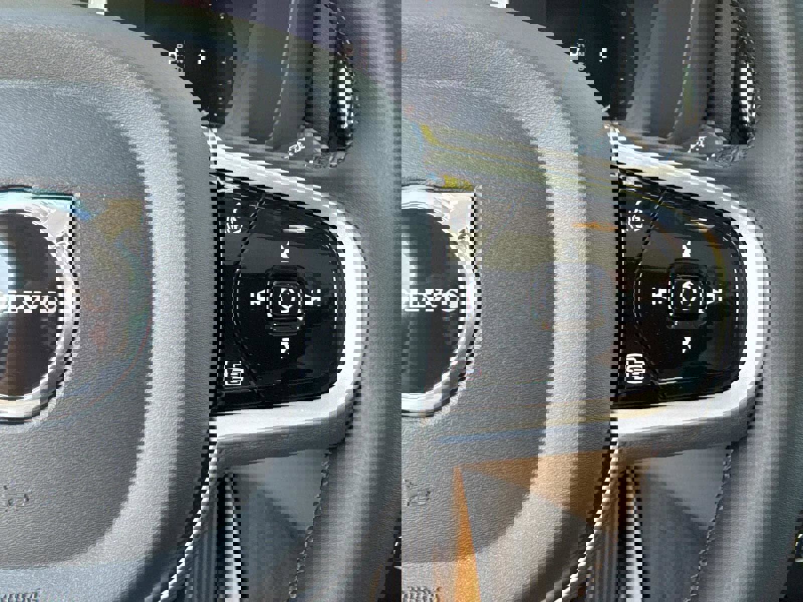 New 2026 Volvo XC60 B5 Plus w/ Climate Package image 26