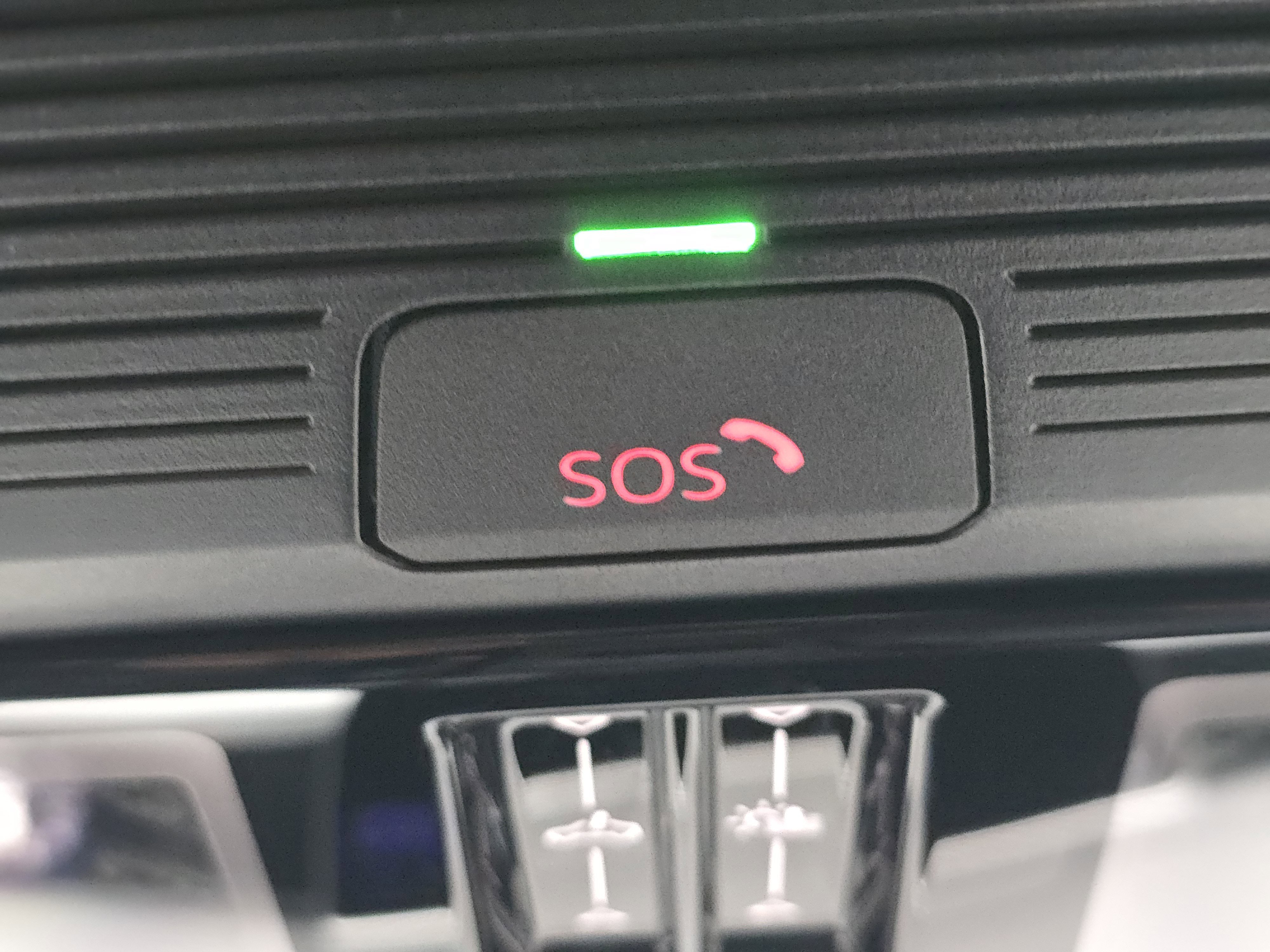 New 2026 Volkswagen Tiguan SE R-Line image 25