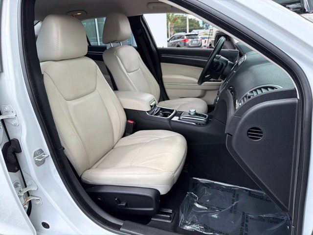 Used 2019 Chrysler 300 Touring L w/ Quick Order Package 22F RWD image 19